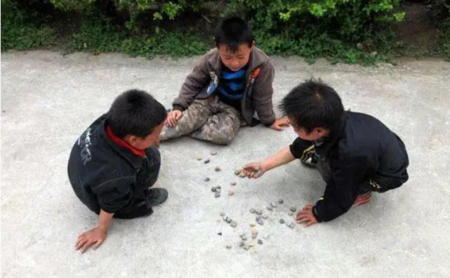 致八零九零后感叹时代的变化太快