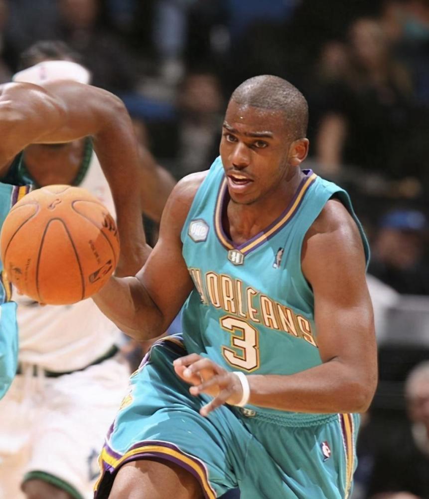 这个赛季注定就是黄蜂和保罗的一道坎,尽管他的表现是全队最好的,但是