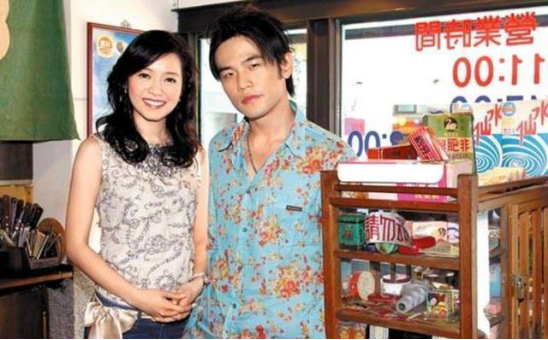 周杰伦|复盘周杰伦和侯佩岑的恋爱：年少轻狂的他，毁了一段真爱