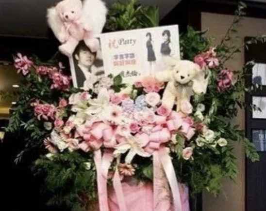 周杰伦|复盘周杰伦和侯佩岑的恋爱：年少轻狂的他，毁了一段真爱