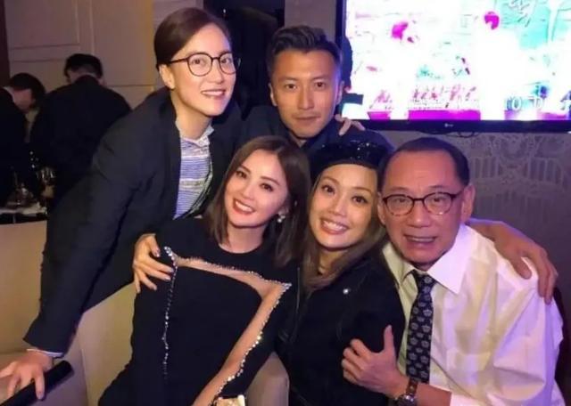 霍汶希|传奇女人霍汶希：见证香港娱乐圈10年兴衰，筑起英皇半壁江山