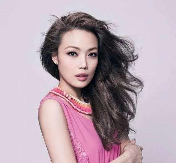 霍汶希|传奇女人霍汶希：见证香港娱乐圈10年兴衰，筑起英皇半壁江山