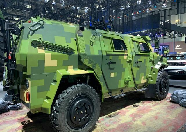 东风猛士|北京车展最受瞩目的车型，第三代东风猛士战车上场，重3.8吨太霸气