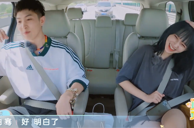 程潇翻车真没受伤摔倒姿势被截图难怪马伯骞盯她10分钟