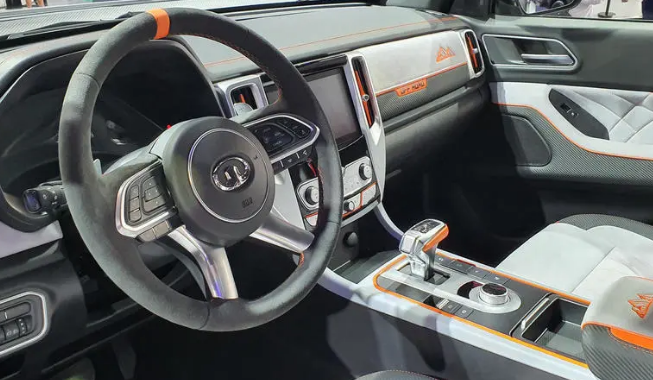 长城炮|长城炮黑弹亮相北京车展，气势远胜福特猛禽，2.0T＋8AT，长5米43