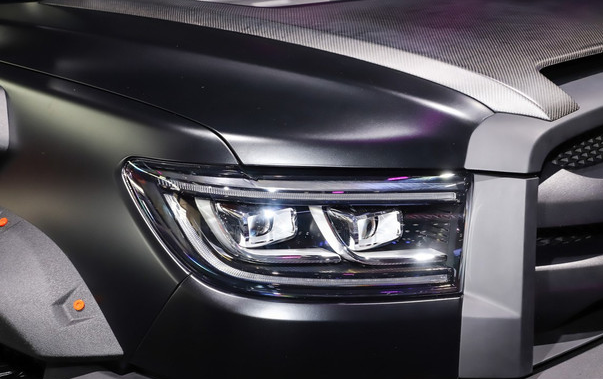 长城炮|长城炮黑弹亮相北京车展，气势远胜福特猛禽，2.0T＋8AT，长5米43