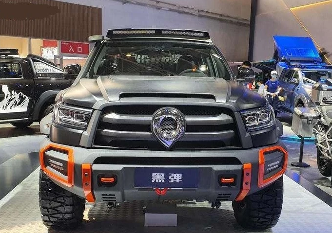 长城炮|长城炮黑弹亮相北京车展，气势远胜福特猛禽，2.0T＋8AT，长5米43