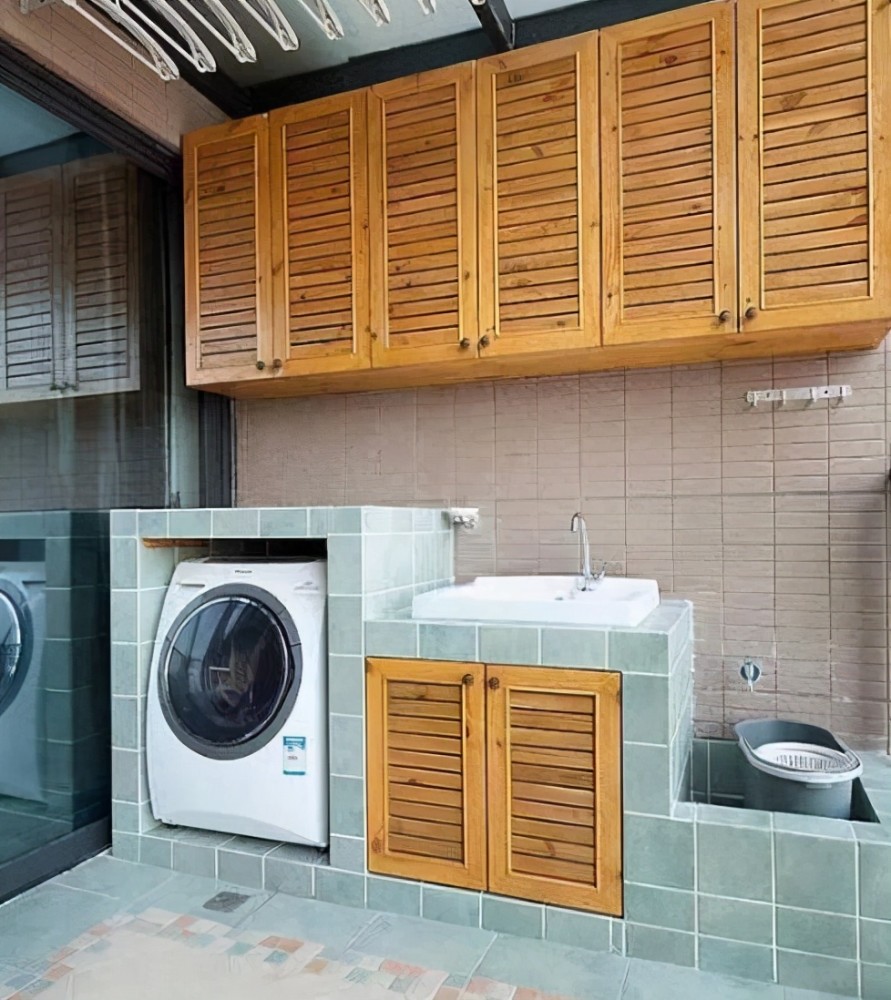 阳台要不要砌洗衣台?看我家就知道,小区户主都争相效仿