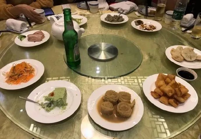 王府井|3000元一桌的“宫廷菜”被喷上热搜，店家说没办法