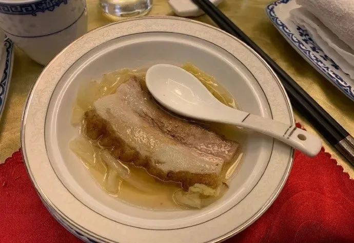 王府井|3000元一桌的“宫廷菜”被喷上热搜，店家说没办法