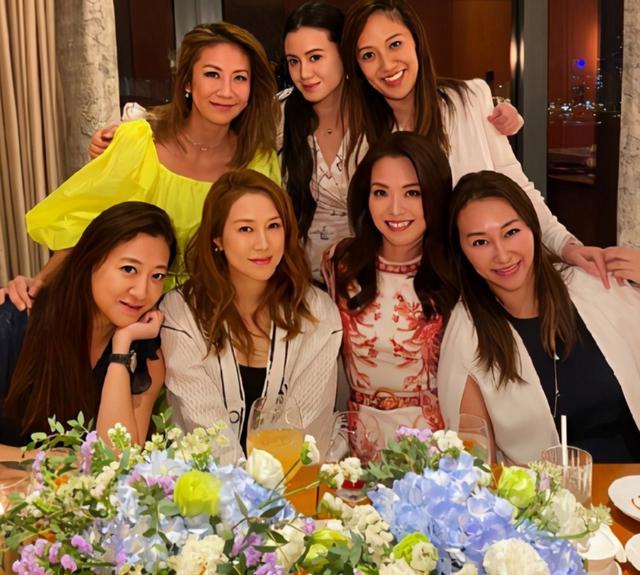 千亿儿媳徐子淇真老了!在名媛聚会颜值严重下滑,粉丝大呼认不出