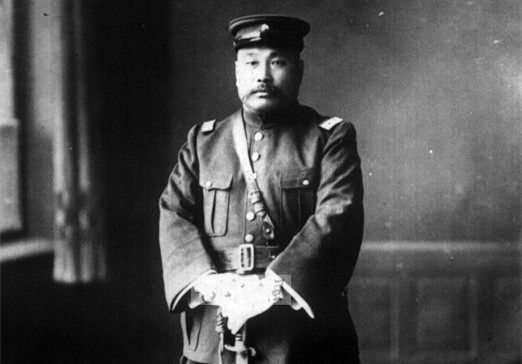 此时驻军新民县三家子的汤玉麟决心出兵迎战.