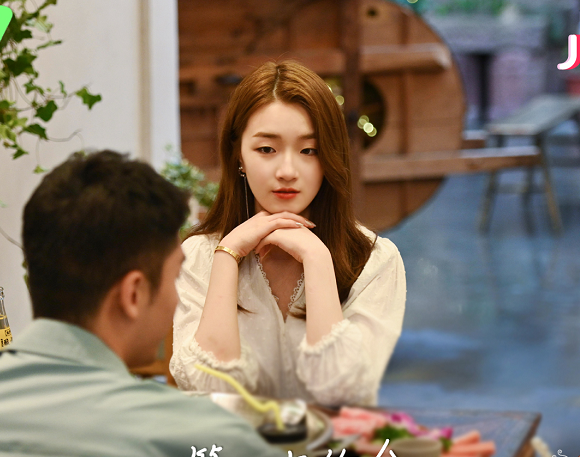 姚沐希|《心动的信号》陈延迪为姚沐希写日记，却没行动，网友：自信点！