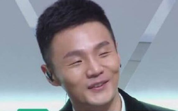 "最小眼睛宝宝"火了,睁眼闭眼接近没差距,网友:李荣浩输了