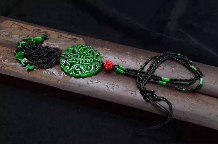 翡翠|满绿不一定就是翡翠！这两种你到底懂不懂？