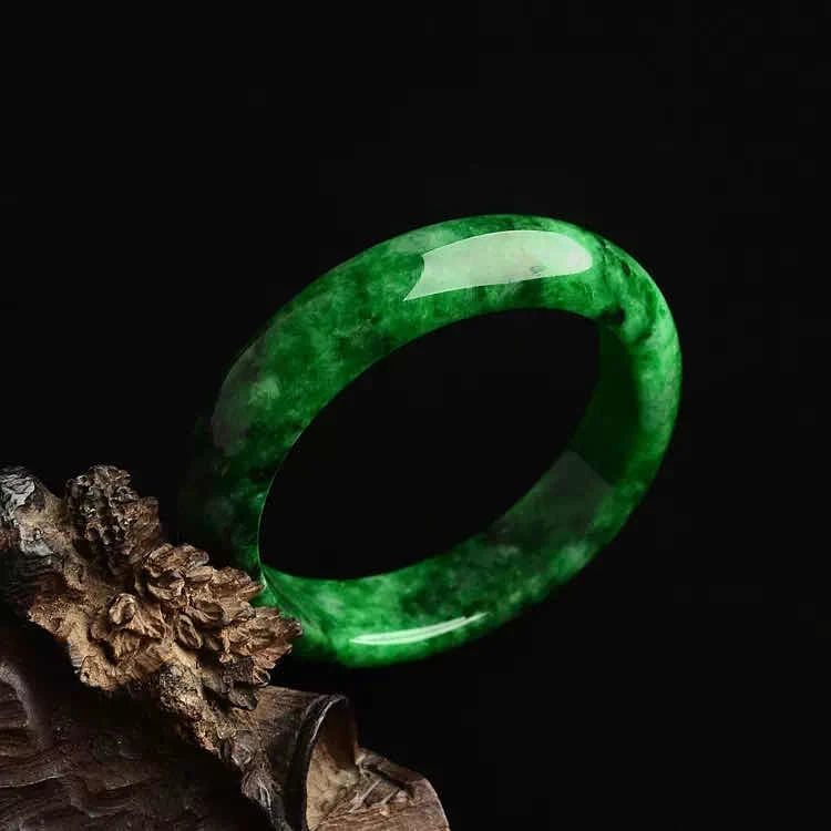 翡翠|满绿不一定就是翡翠！这两种你到底懂不懂？