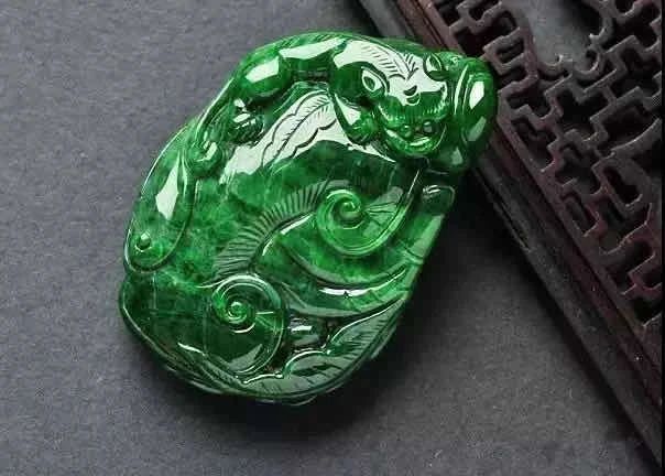 翡翠|满绿不一定就是翡翠！这两种你到底懂不懂？