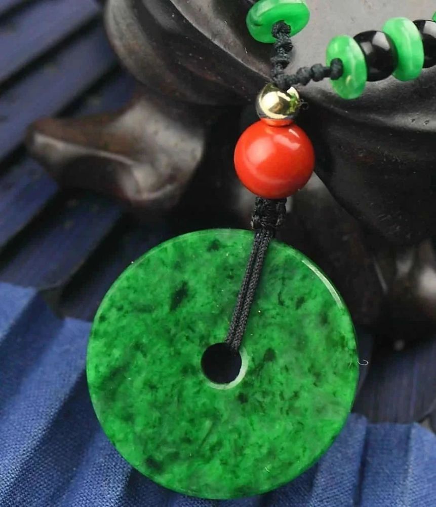 翡翠|满绿不一定就是翡翠！这两种你到底懂不懂？