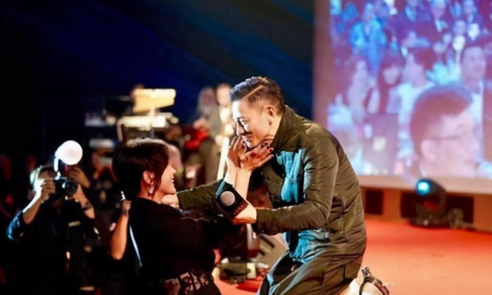 刘德华|天王刘德华过60岁生日，状态不输小鲜肉，刘嘉玲亲临陪同