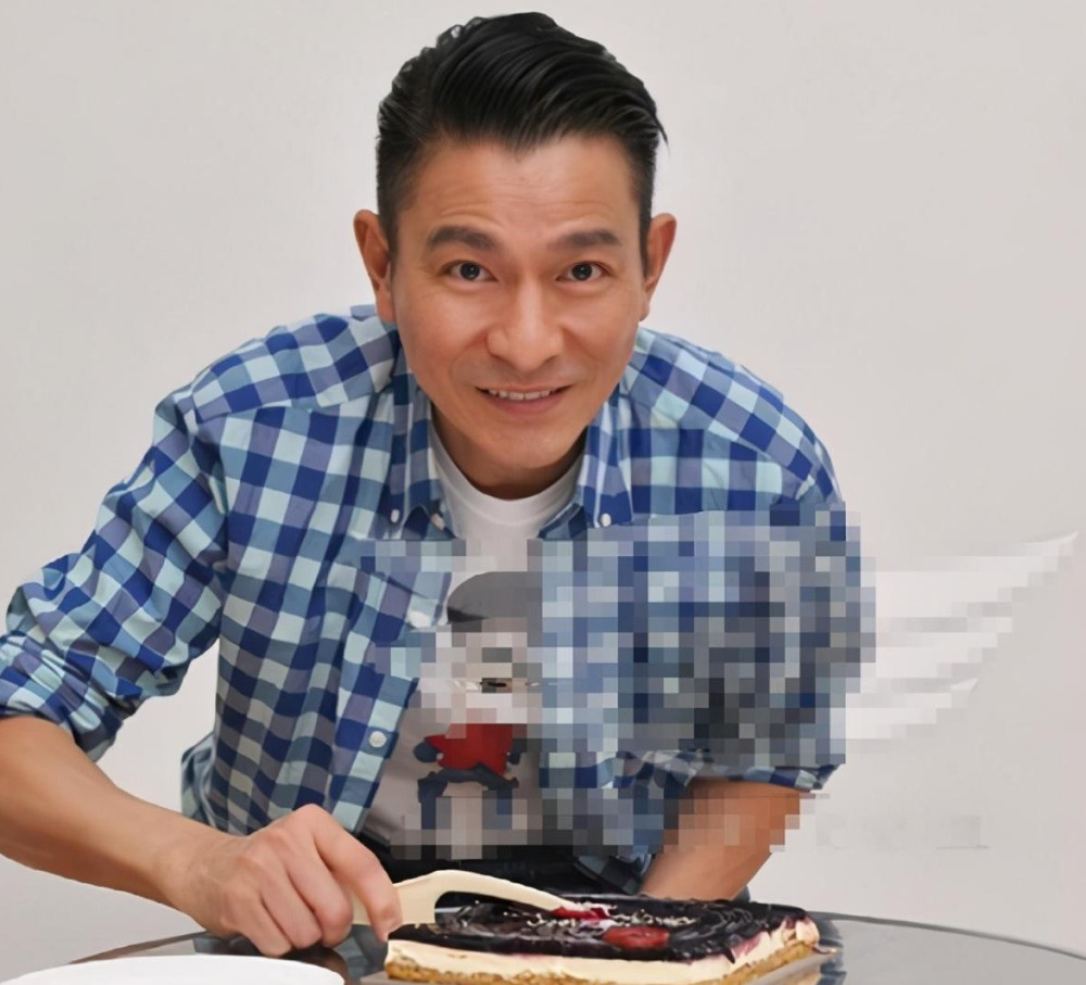 刘德华|天王刘德华过60岁生日，状态不输小鲜肉，刘嘉玲亲临陪同