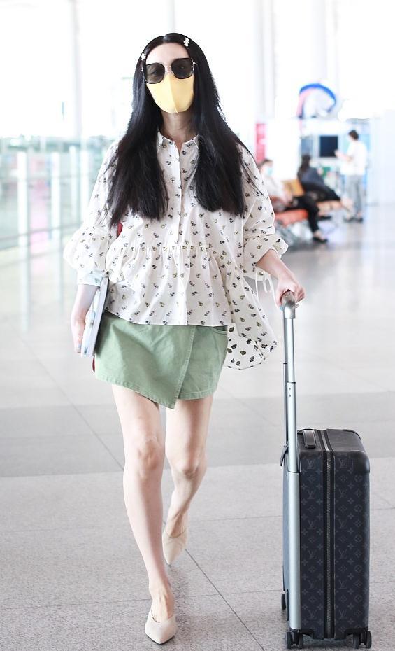 范冰冰|范冰冰现身机场，穿超短裙大翻车，腰腹粗壮膝盖太难看