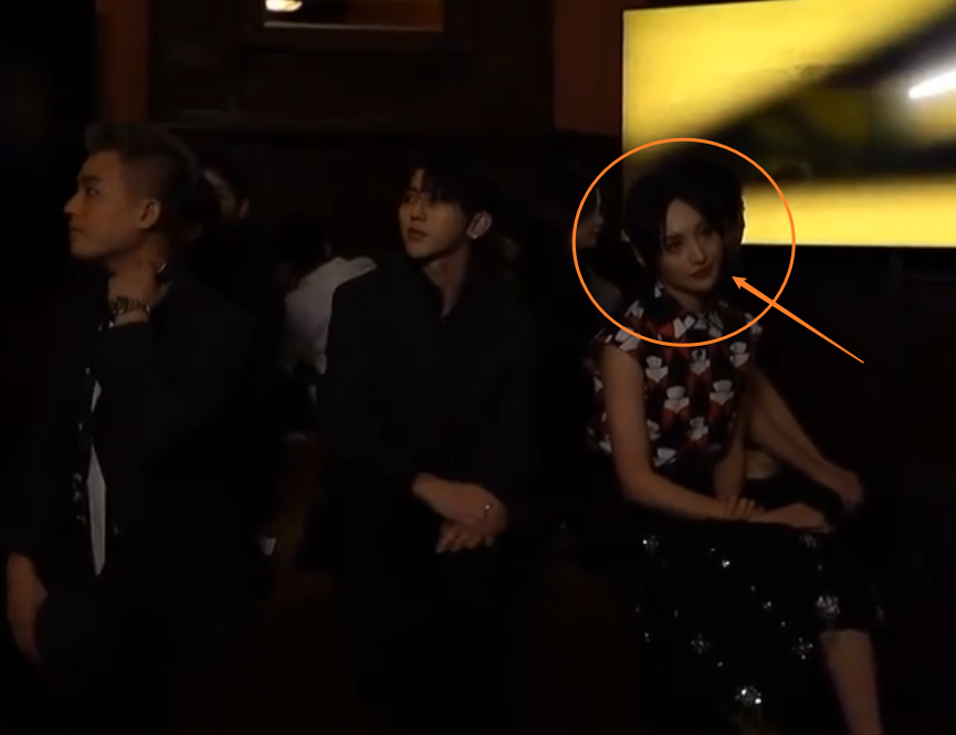 蔡徐坤|蔡徐坤郑爽欧豪参加活动，镜头扫过三人同框，已脑补出一场豪门大戏