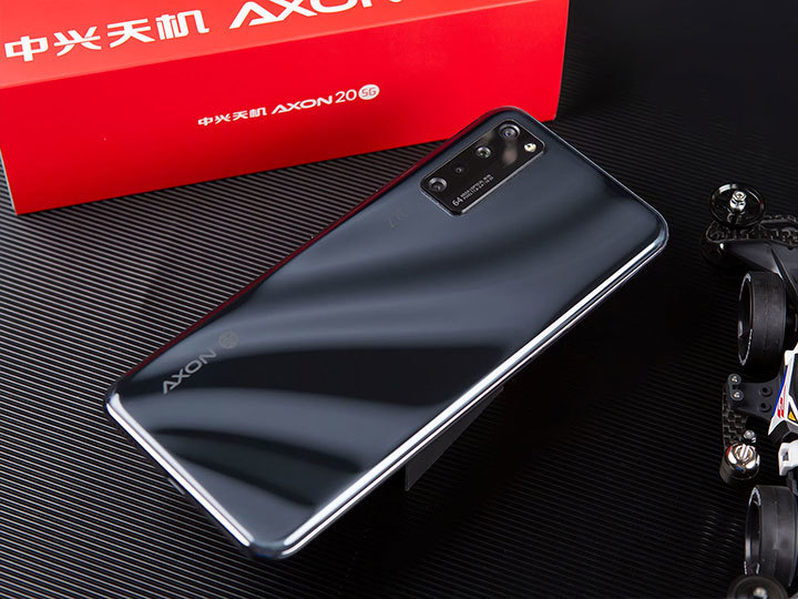 首创真全面屏理想形态中兴天机axon205g评测