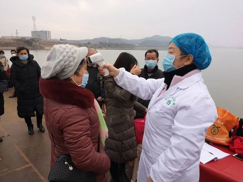 观影者说最美乡村医生颜新艳董秀云是我的偶像