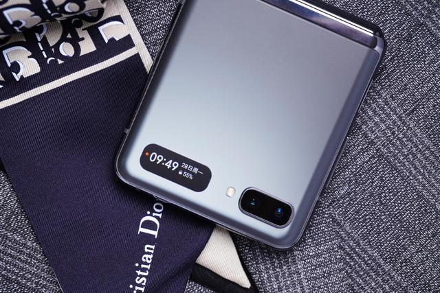 三星galaxy z flip 5g图赏 可秀气也可西装暴徒|5g|三星|屏幕|三星