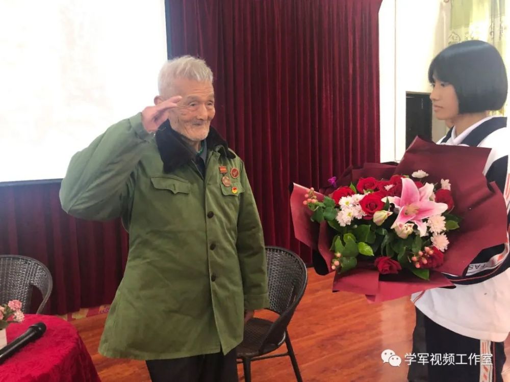 福建93岁老兵和他们一起迎烈士荣归……_腾讯新闻