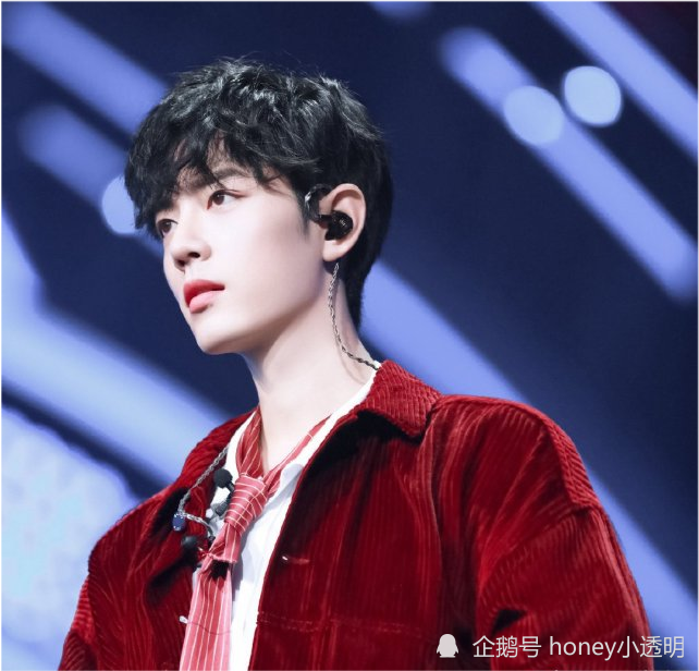 肖战工作室|肖战和工作室双双送福利？粉丝大饱眼福，多家媒体收到中秋礼盒！