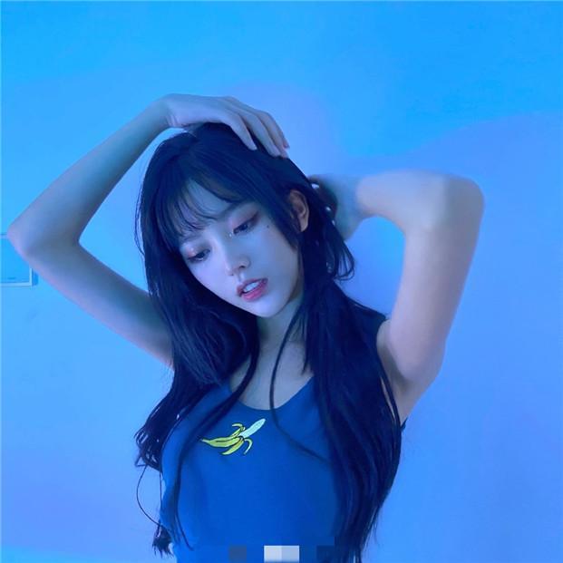 22岁的彭十六美在哪当她和刀小刀合影后网友一目了然