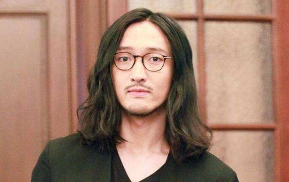 王传君|因《爱情公寓》而红却鄙视它，王传君被指忘恩负义，一度穷酸落魄