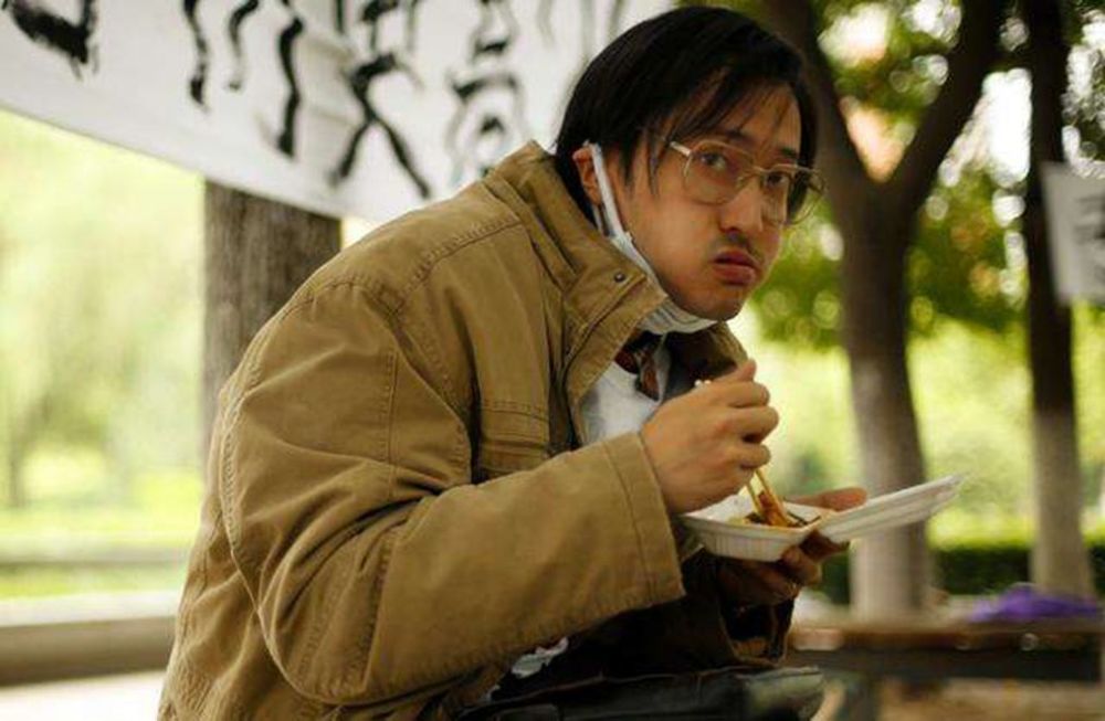 王传君|因《爱情公寓》而红却鄙视它，王传君被指忘恩负义，一度穷酸落魄