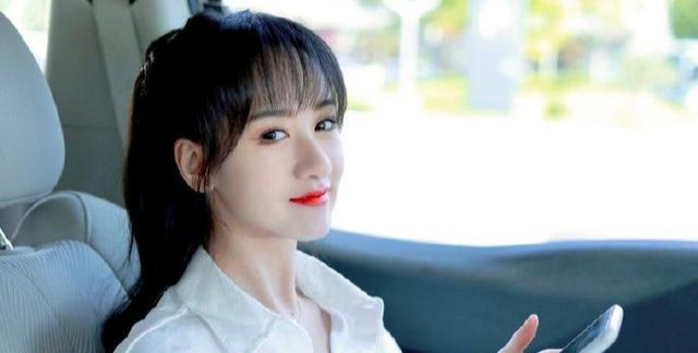 袁冰妍|肖燕是救场的？《蜜糖》女二本是袁冰妍，进组后却被公司挖坑退出