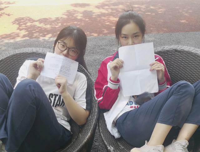 孙俪|孙俪妹妹晒室友视角美照，梳高马尾青春靓丽，与大学同学相处融洽
