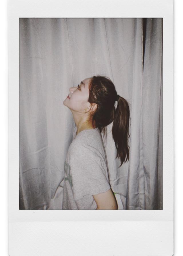 孙俪|孙俪妹妹晒室友视角美照，梳高马尾青春靓丽，与大学同学相处融洽