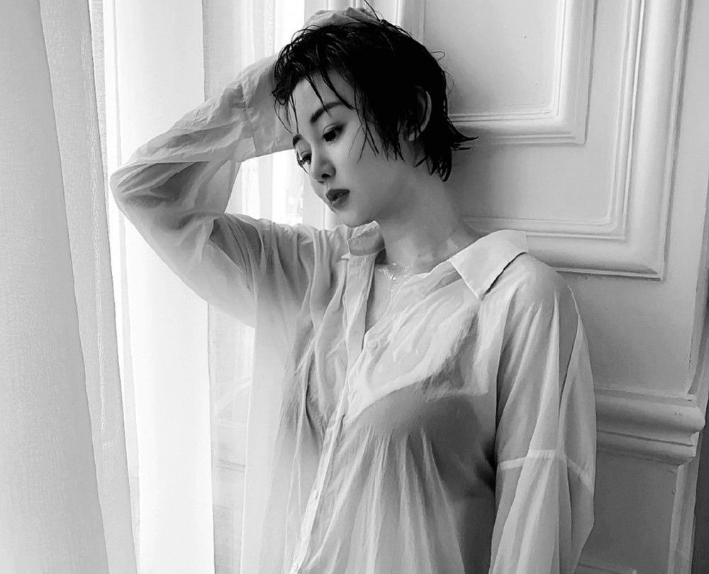 周弋楠|周弋楠追星刘德华，边吃饭边看直播，连喊带叫情绪激动