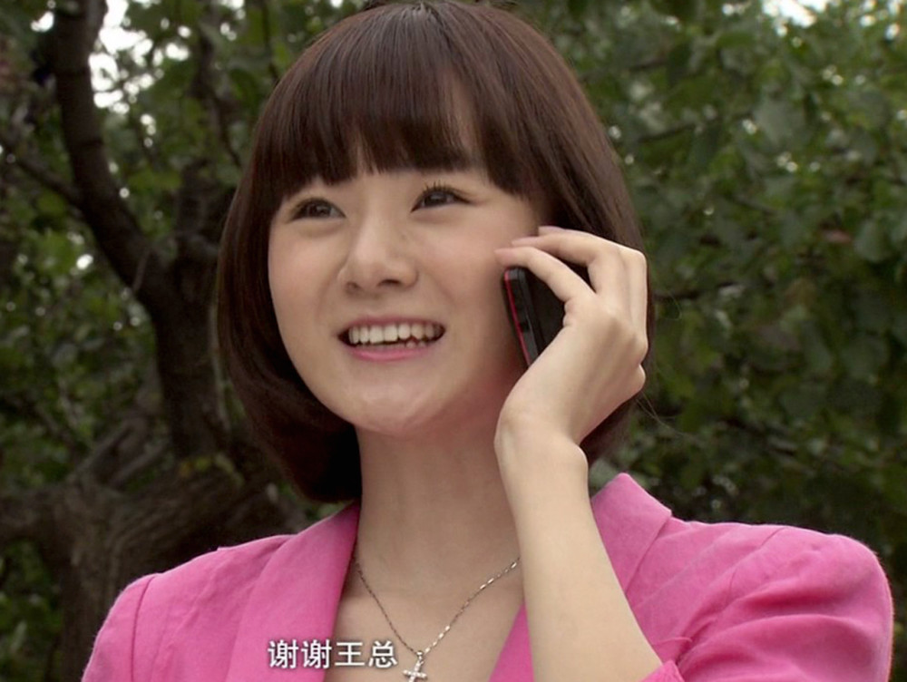 周弋楠|周弋楠追星刘德华，边吃饭边看直播，连喊带叫情绪激动