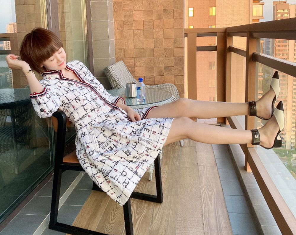 周弋楠|周弋楠追星刘德华，边吃饭边看直播，连喊带叫情绪激动