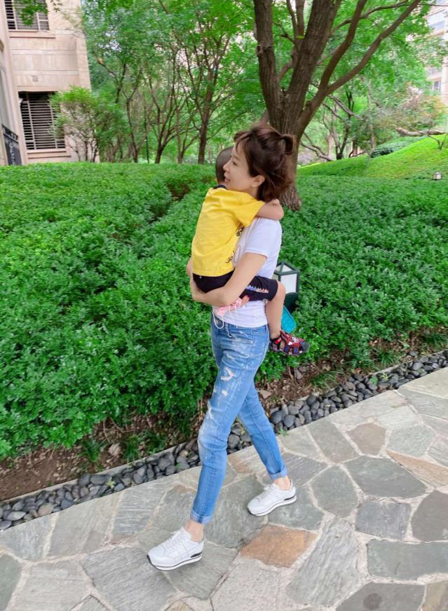 走红毯|阔太金巧巧揭秘女星走红毯套路，自嘲没人找自己，息影后专心带娃