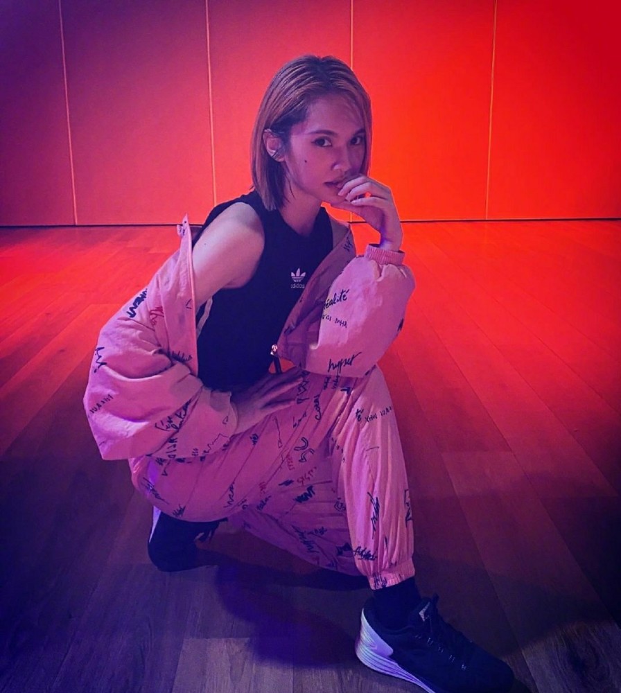 杨丞琳|杨丞琳送别黄鸿升后，再次更博晒日常，网友：稍微放心了，姐姐要好好的