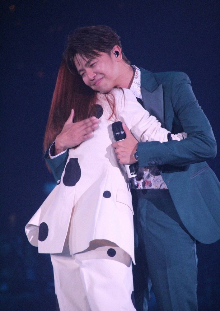 杨丞琳|杨丞琳送别黄鸿升后，再次更博晒日常，网友：稍微放心了，姐姐要好好的