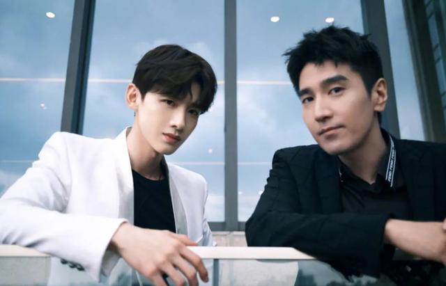 白敬亭|白敬亭爸爸：开出租车供儿子学钢琴，儿子成名后为他买房完他心愿