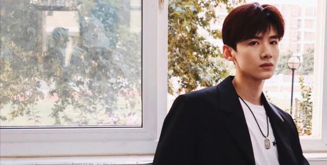 白敬亭|白敬亭爸爸：开出租车供儿子学钢琴，儿子成名后为他买房完他心愿