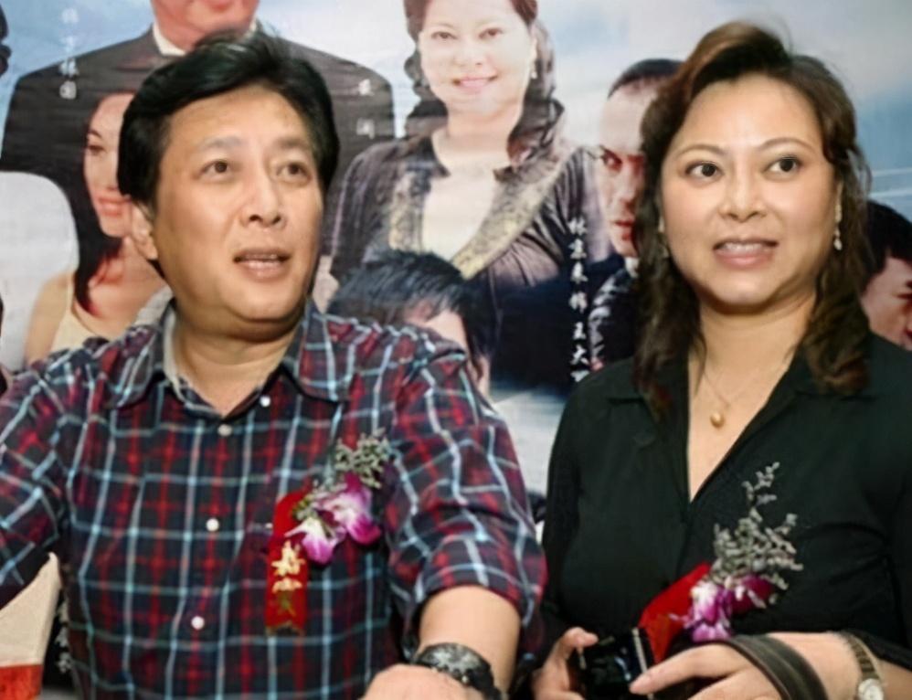 作为一位德艺双馨的老艺术家,唐国强跟妻子壮丽已经携手走过27年的风