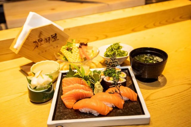 南艺后街的这家店,藏不住了!