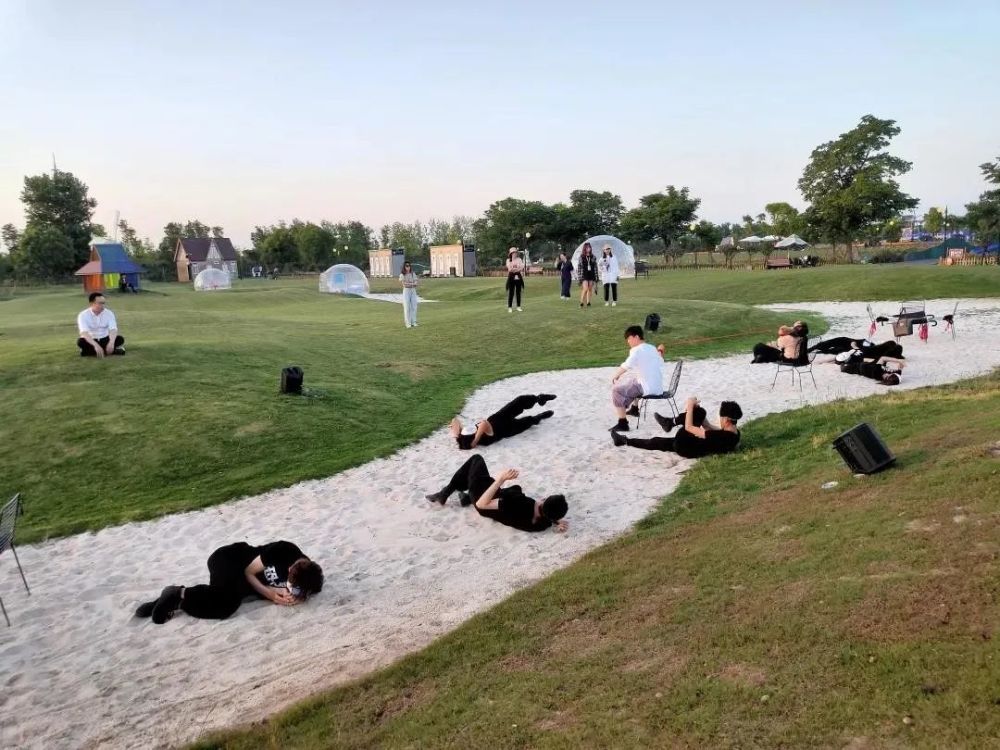 只有爱·戏剧幻城|疫后峰会齐聚《只有爱·戏剧幻城》，文旅发展有何新思考？