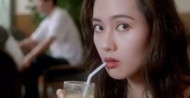 一代女神李丽珍首演网剧,一身红衣美艳依旧