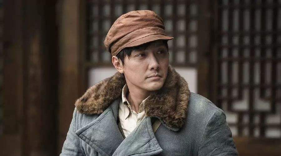 冯绍峰|冯绍峰42岁高龄再接古偶剧被群嘲，知情人：赵丽颖给介绍的，他起初也嫌弃